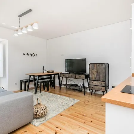 Apartment Santo Estevao By Spoton *